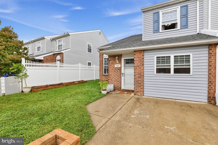 Property Photo: 823 Barlow Street PA 19116