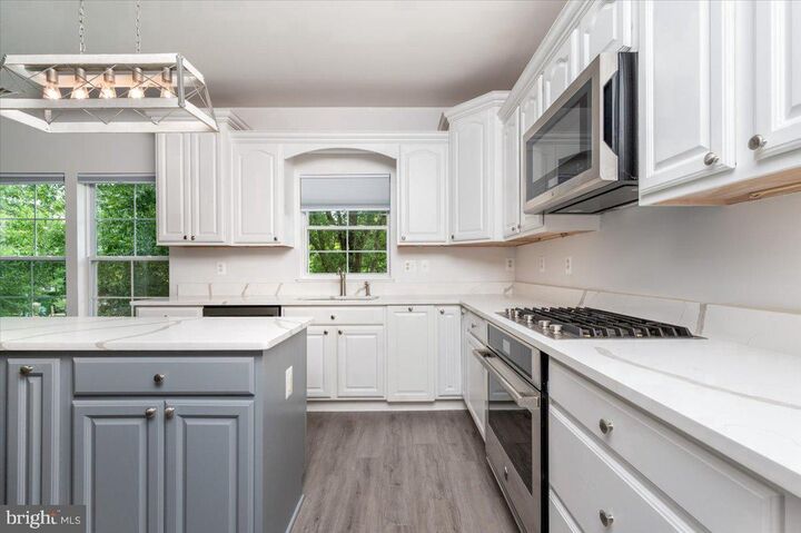 Property Photo:  921 Spinnaker Way 921  MD 20688 