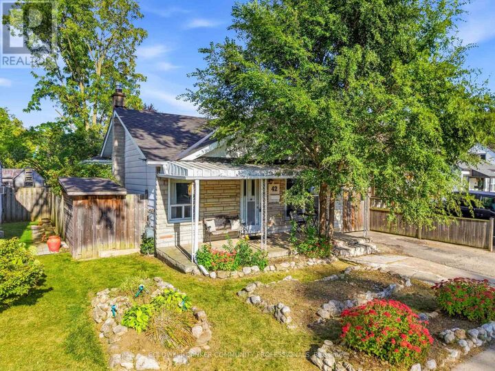 Property Photo: 42 Sanderson Street ON N3S 2V2
