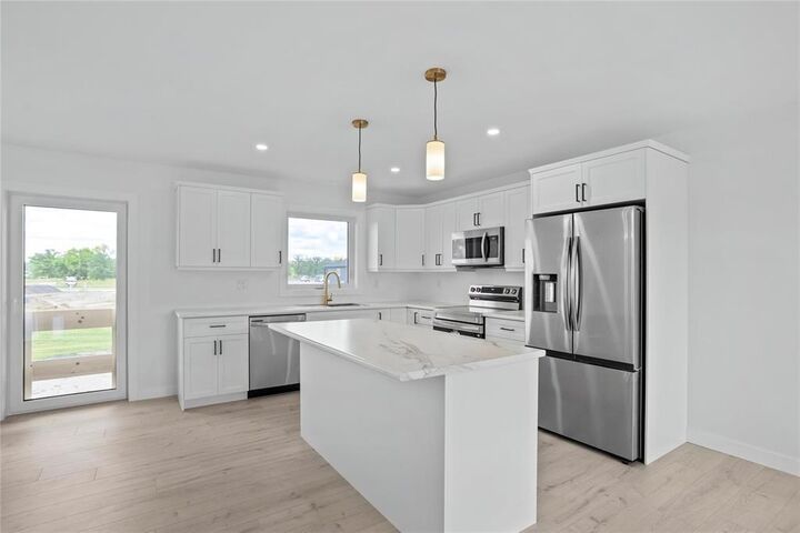 Property Photo: 272 Fernwood Way MB R0A 0C1