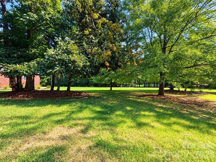 Property Photo:  148 Windwood Lane  NC 28166 
