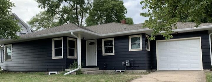 Property Photo: 2625 Knapp Street IA 50014