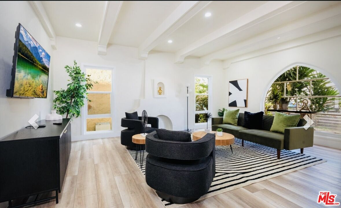 Property Photo: 8840 Alcott St CA 90035