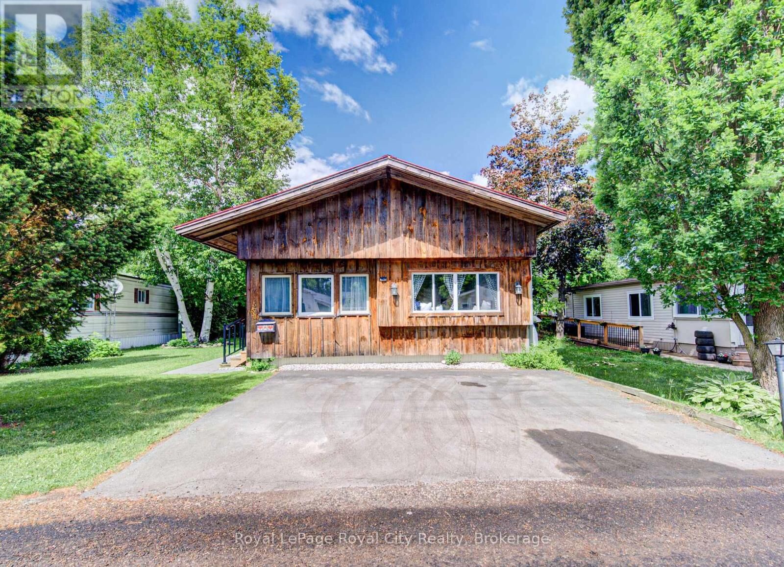 Photo de la propriété:  Sumac Street  ON N1M 2W5 