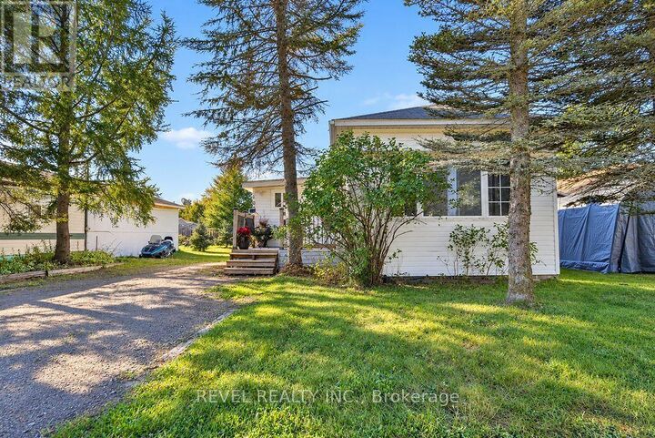 Property Photo:  102 Notre Dame Place  ON P4R 0E2 