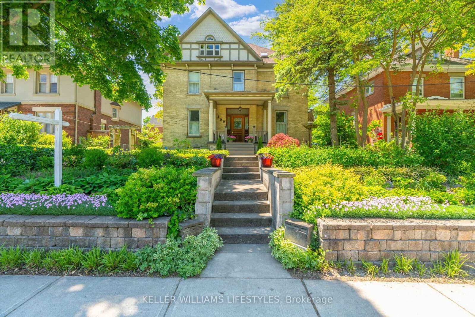 Property Photo:  169 Ridout Street South  ON N6C 3X7 