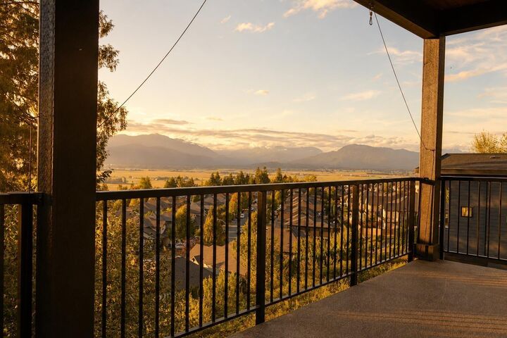 Property Photo:  5988 Lindeman Street 3  BC V2R 0R9 