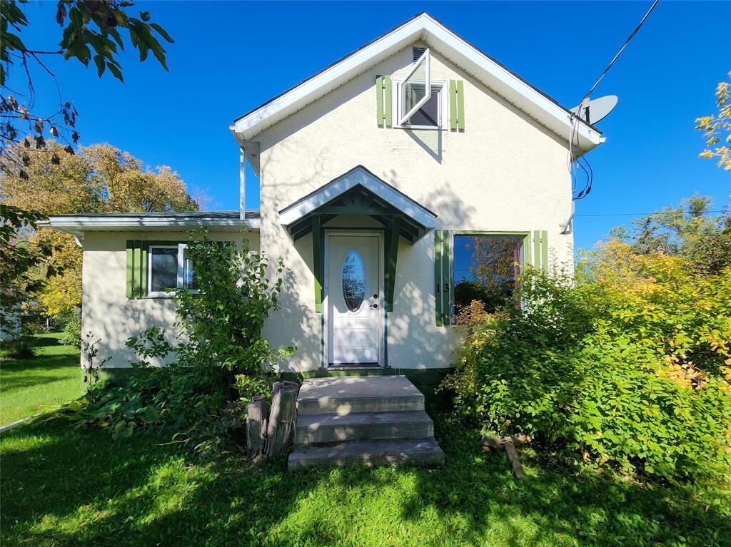 Property Photo:  13 1st Street North  MB R0C 0W0 