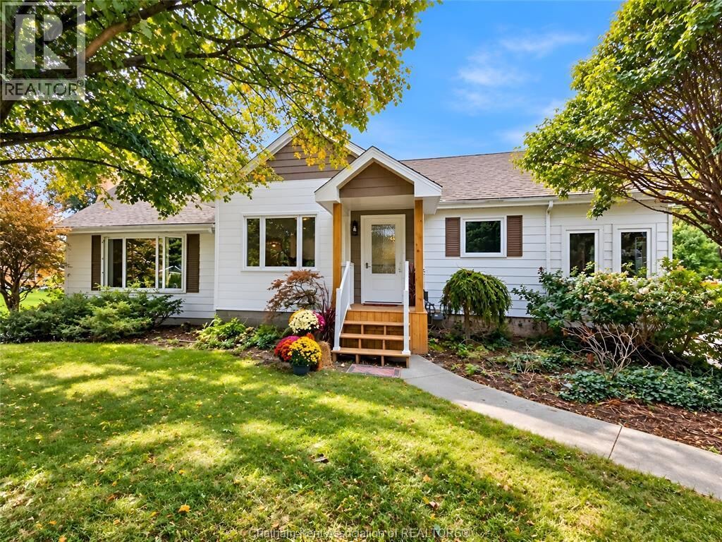 Property Photo:  12 Crerar Drive  ON N7L 2P7 