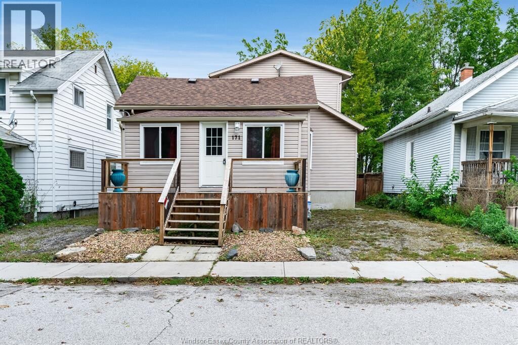 Property Photo:  171 Edgar Street  ON N7M 1V6 