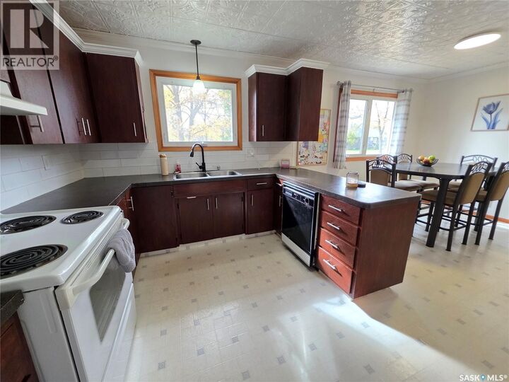 Property Photo: 503 Thompson Street SK S0H 2A0