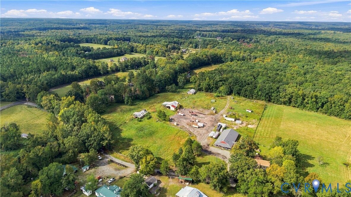 Property Photo: 15203 Breedens Road VA 23047