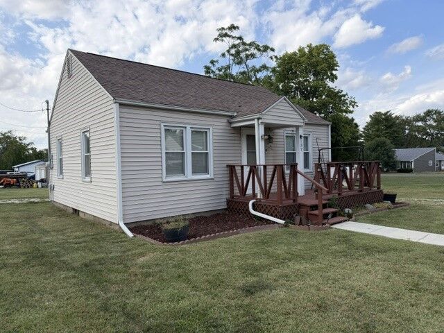 Property Photo: 137 Shaw Street IL 62544