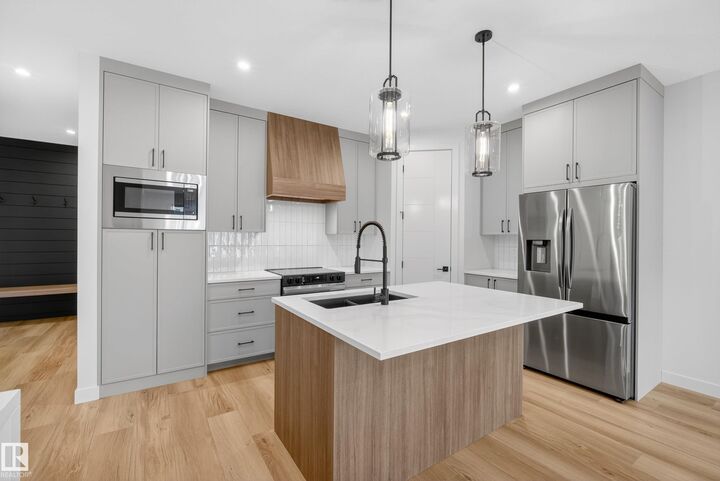 Property Photo:  99 Newbury Circle  AB T8B 0E8 