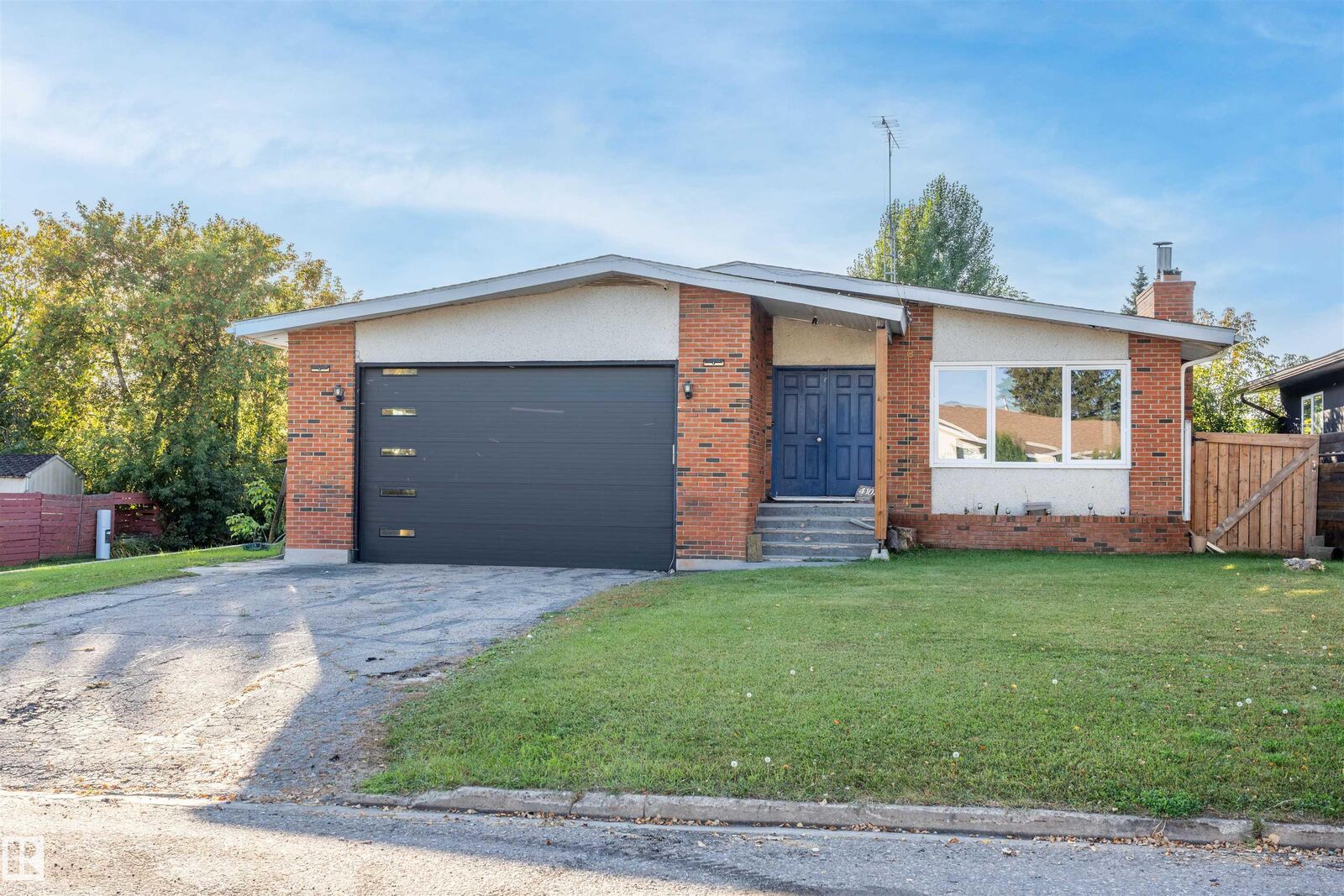 Property Photo:  4102 48 Street  AB T9N 1P4 