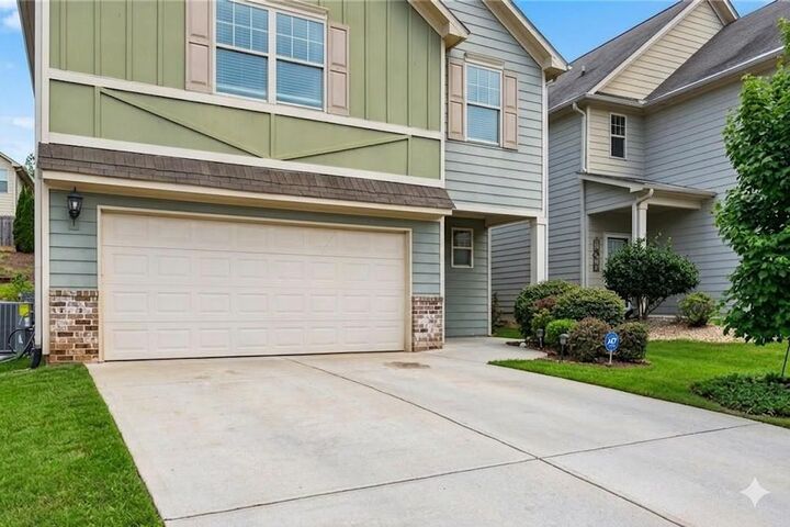 Property Photo: 1027 Grenier Terrace GA 30045