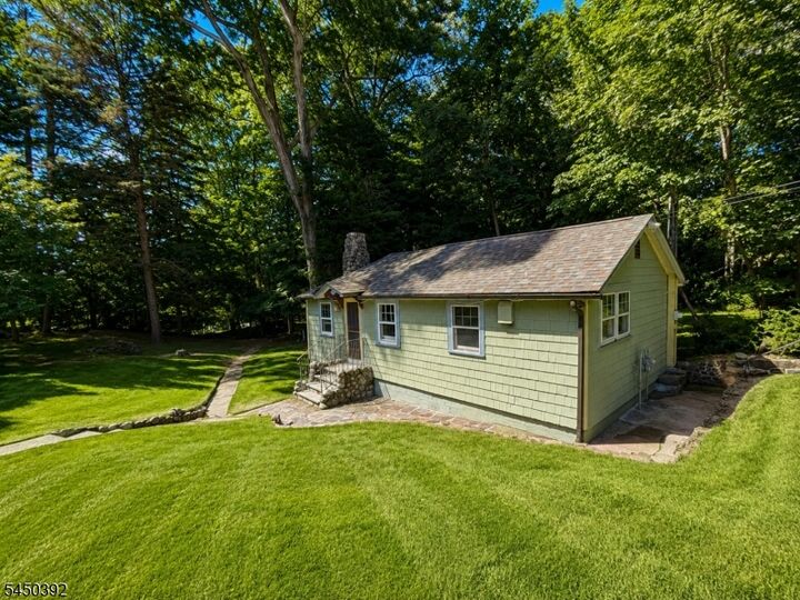 Property Photo:  12 Cook Ln  NJ 07044 