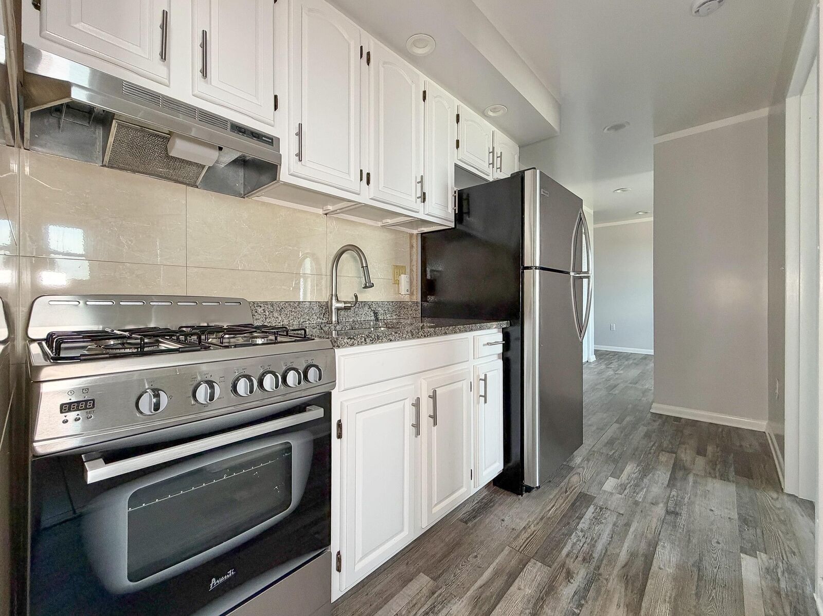 Property Photo:  1817 John F Kennedy Blvd 5E  NJ 07047 