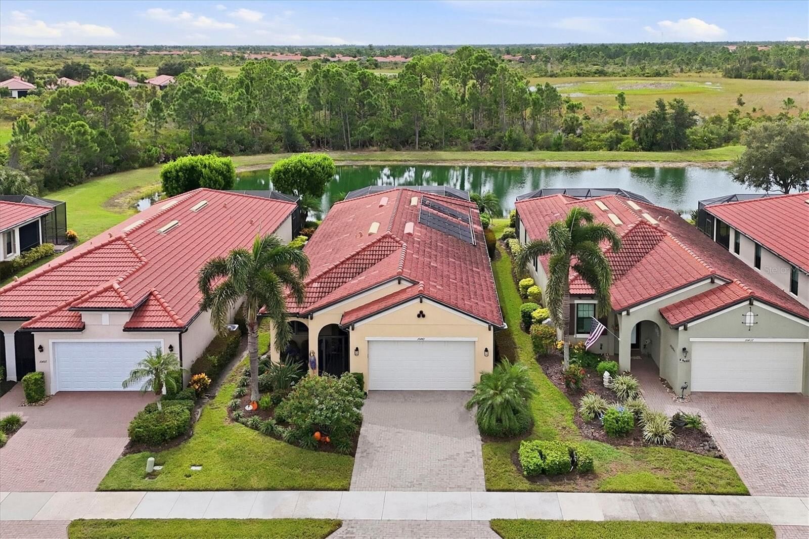 Property Photo: 10441 Crooked Creek Drive FL 34293