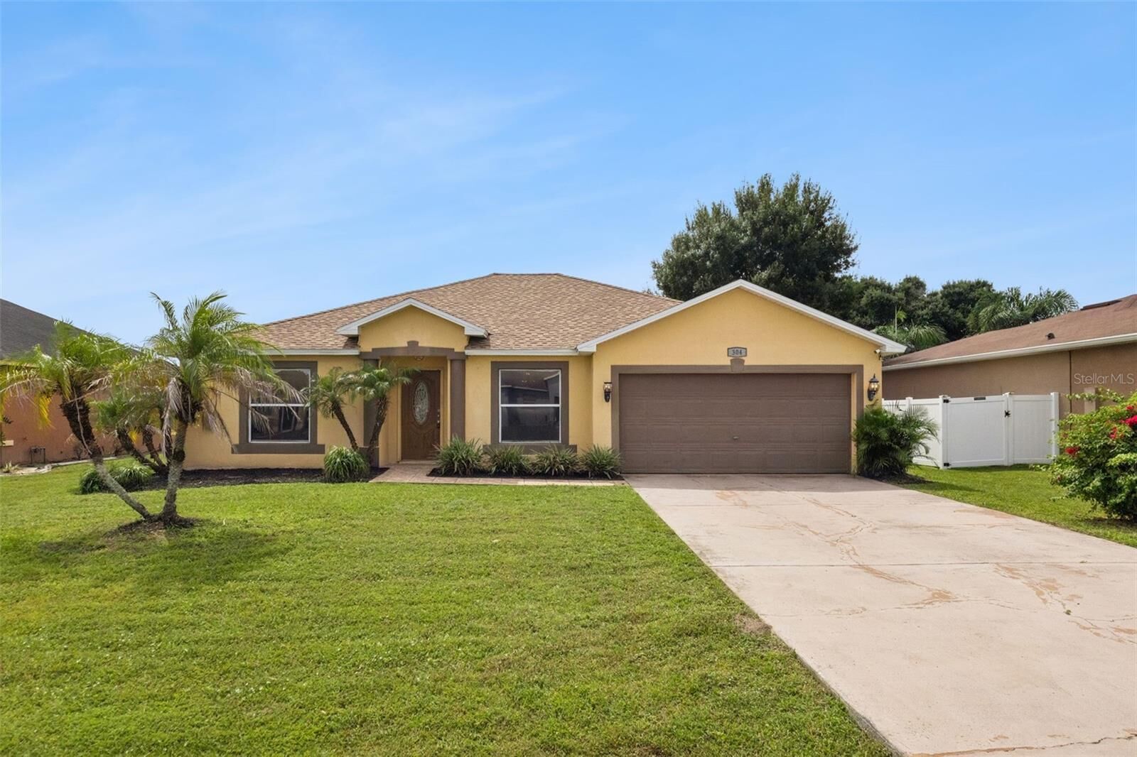 Property Photo:  304 Jacksonville Ct  FL 34759 