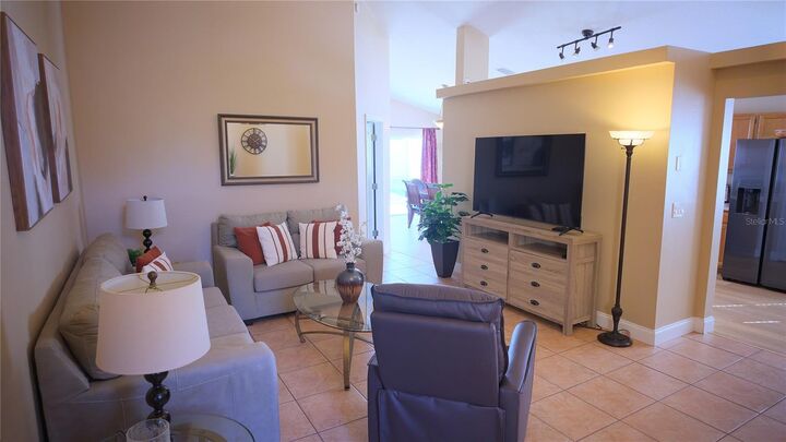 Property Photo: 2135 Cobblefield Circle FL 32703