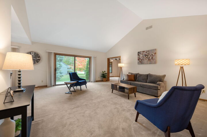 Property Photo: 10104 N Gettysburg Ct WI 53092