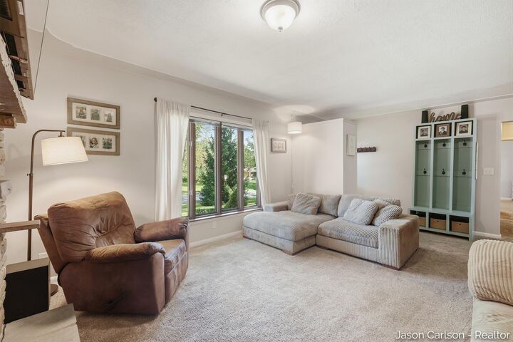 Property Photo:  2525 Bristolwood Drive NW  MI 49544 