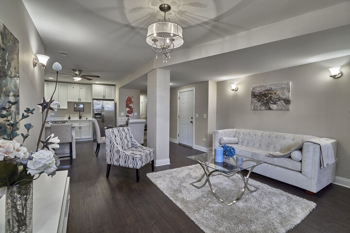 Property Photo: 4520 S King Drive 1B IL 60653