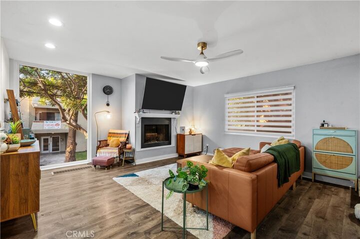 Property Photo:  1418 E Florida Street 1  CA 90802 