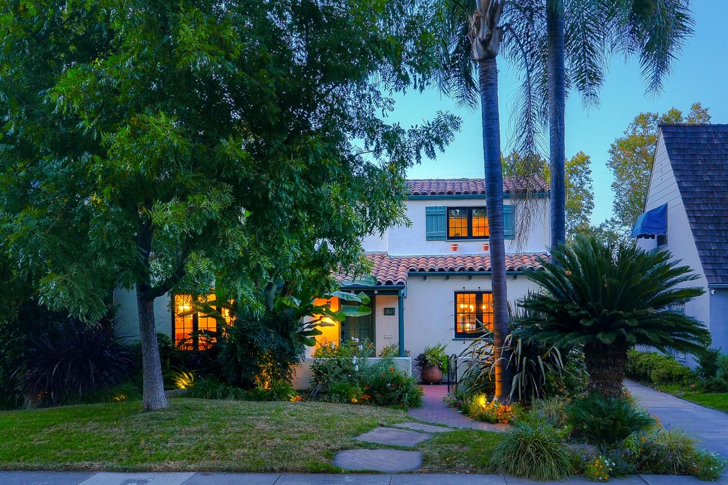 Property Photo:  1841 11th Avenue  CA 95818 