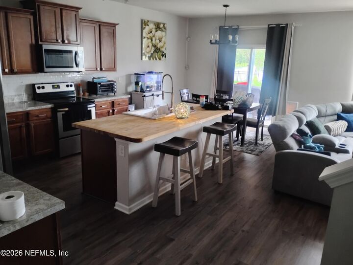 Property Photo:  12312 Glimmer Way  FL 32219 