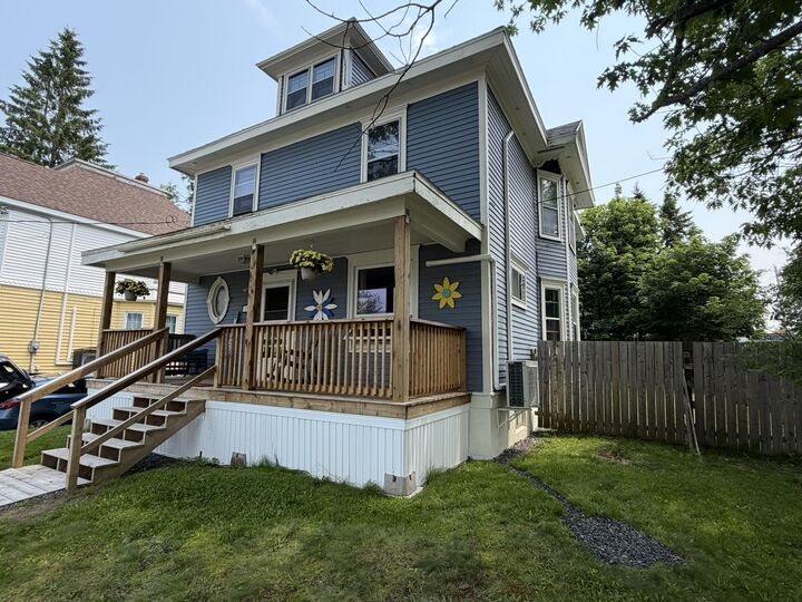Property Photo:  470 Pleasant Street  NS B2H 2Z6 