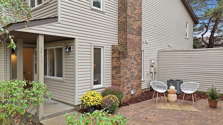 Property Photo:  4711 Lund Point  MN 55122 