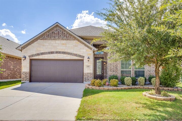 Property Photo: 133 Mineral Point Drive TX 76008