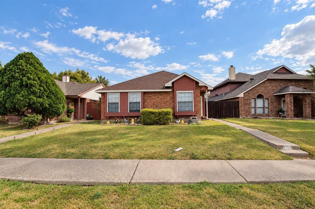 Property Photo:  1733 Wheatfield Drive  TX 75149 