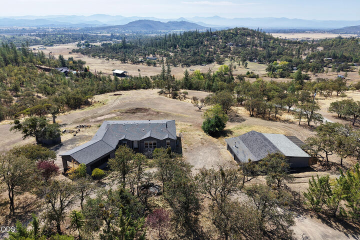 Property Photo:  1234 Wedgewood Drive  OR 97524 