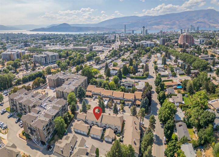 Photo de la propriété:  1675 Thayer Court 3  BC V1Y 8M2 