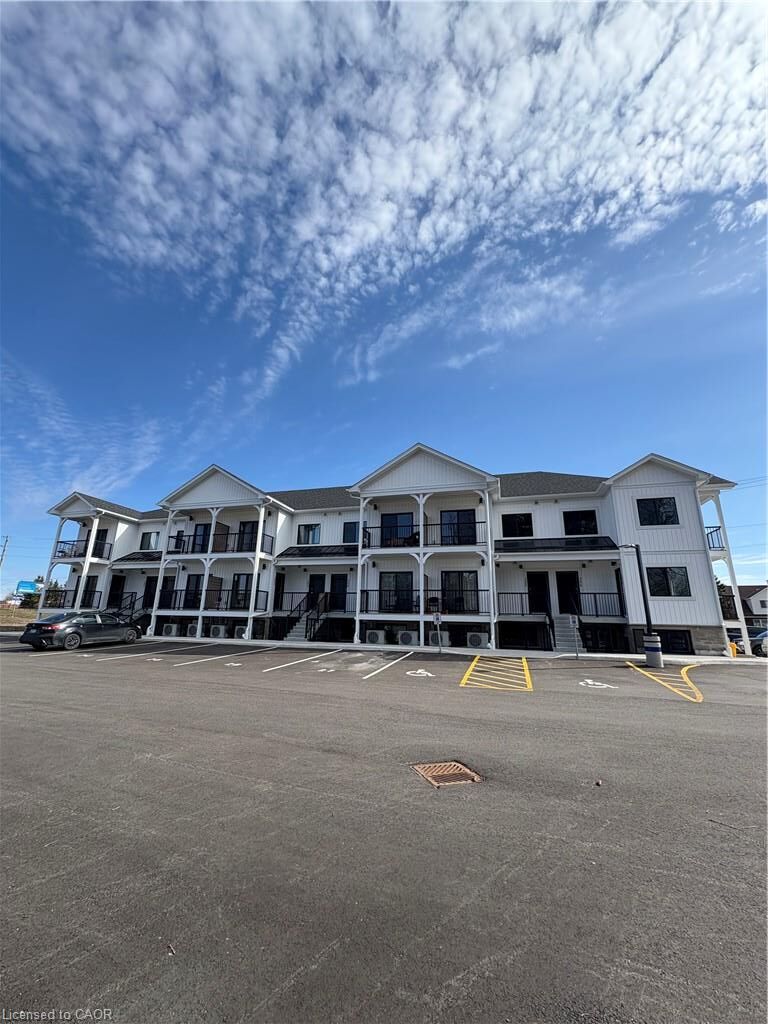 Property Photo: 600 Norfolk Street 104 ON N3Y 0H5