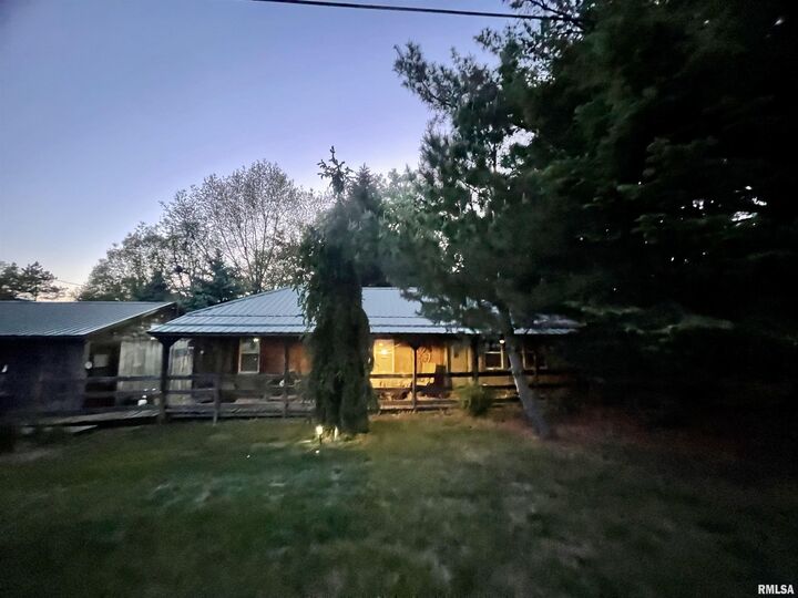 Property Photo: 109 W 1st Street IL 61430