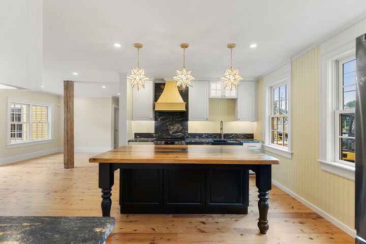 Property Photo:  678 Massachusetts Ave 1  MA 02421 