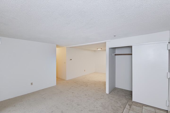 Property Photo:  50 Silver Hill Ln 5  MA 01760 