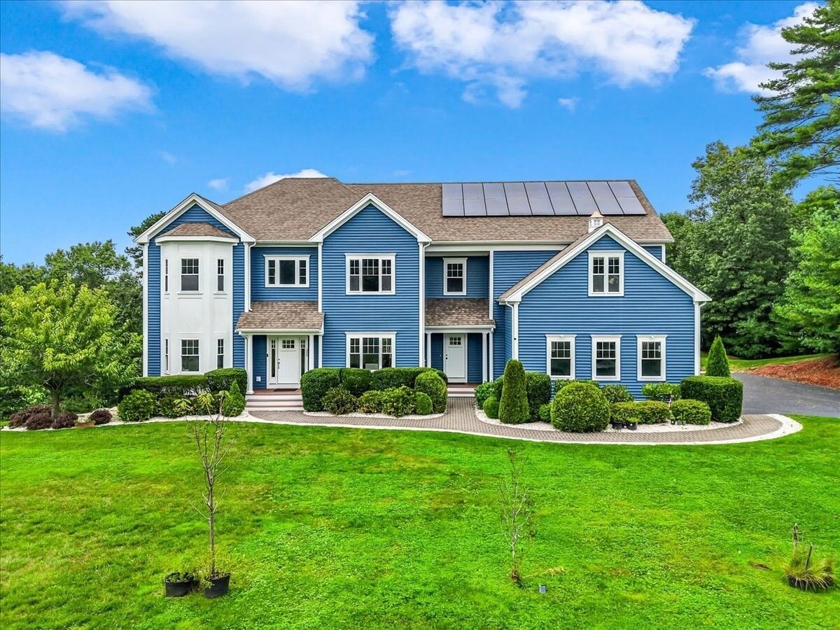 Property Photo:  300 Country Club Way  MA 02364 