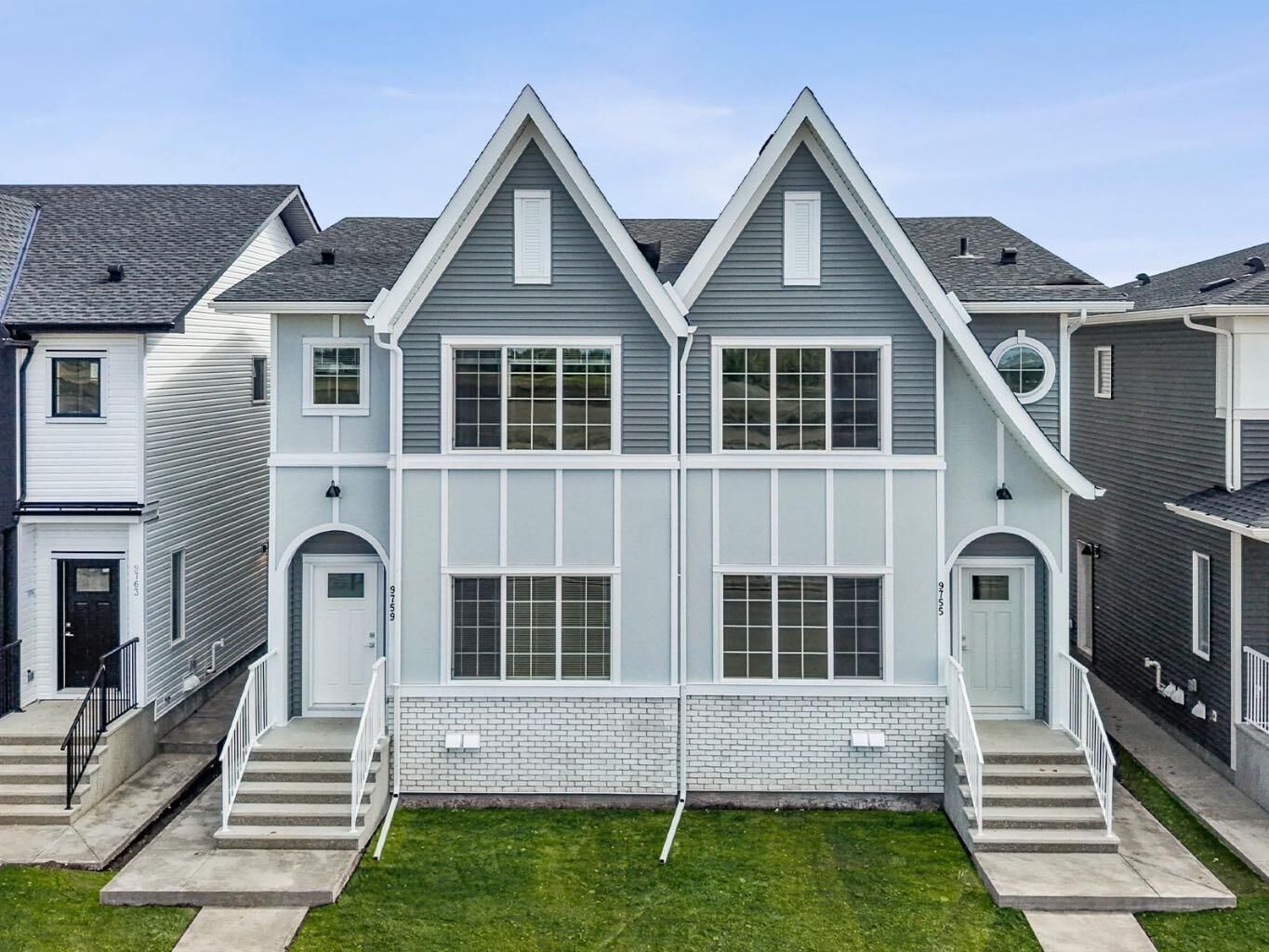 Property Photo:  9755 Huxbury Drive NE  AB T2A 8C3 
