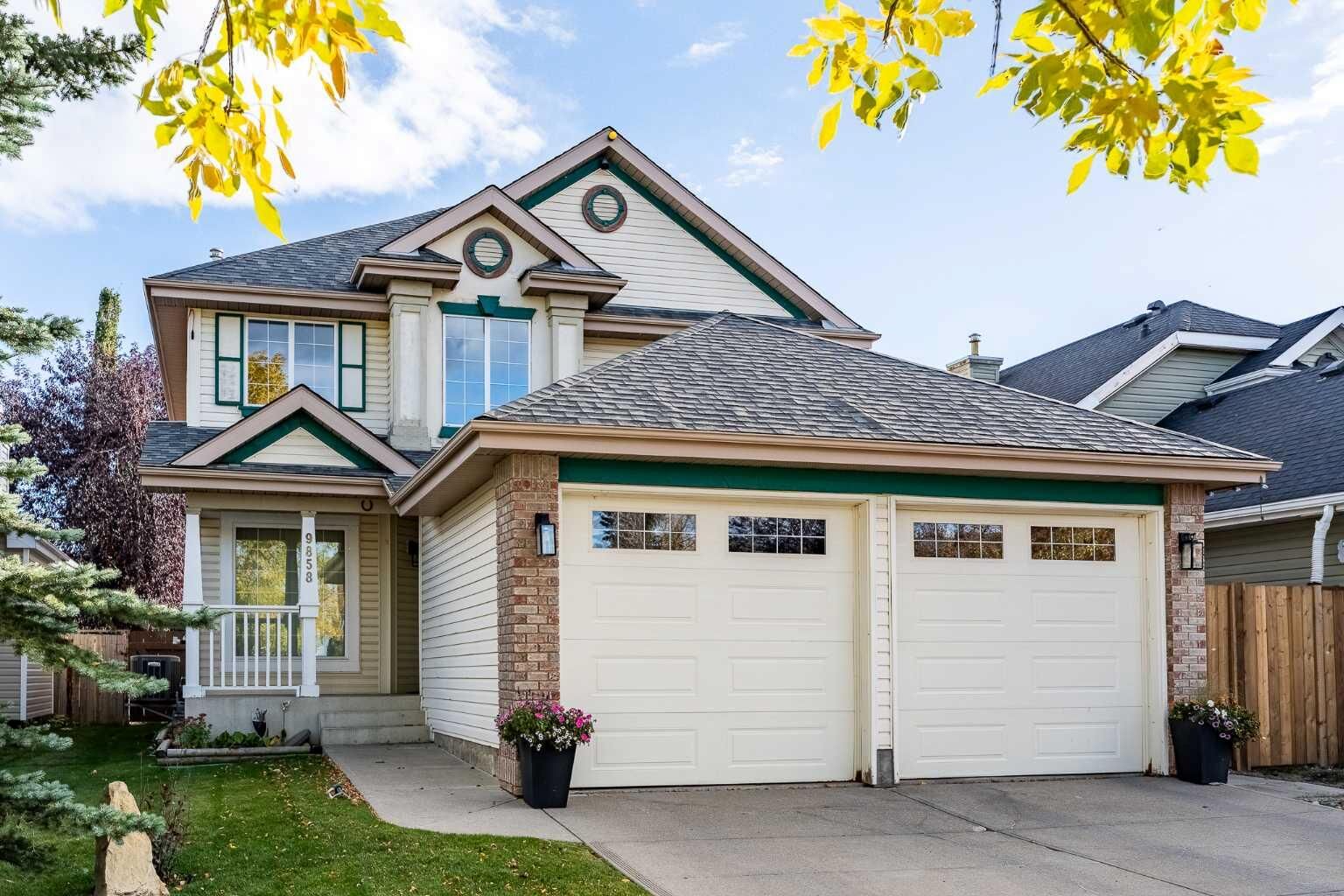Property Photo:  9858 Hidden Valley Drive NW  AB T3A 5K5 