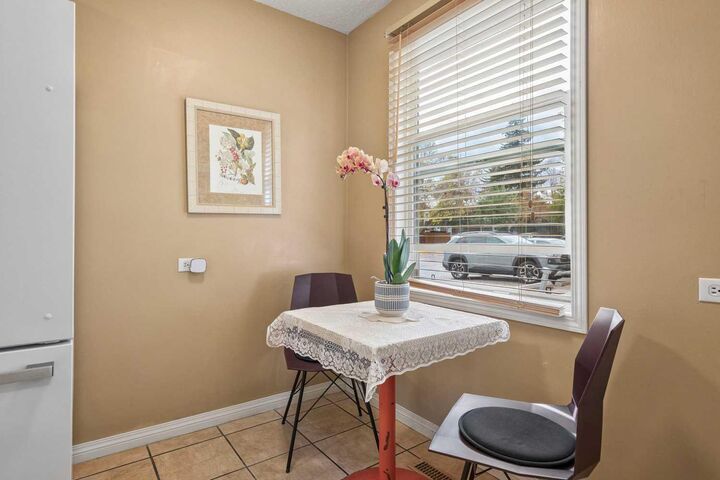Property Photo:  330 Canterbury Drive SW 23  AB T2W 1H6 