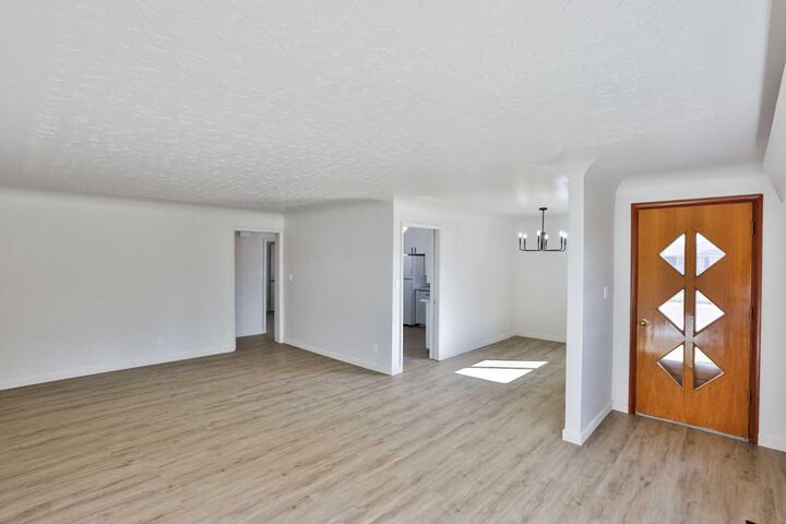 Property Photo:  102 N 100 E  AB T0K 2S0 