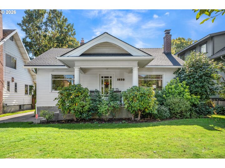 Property Photo:  1030 NE Floral Pl  OR 97232 