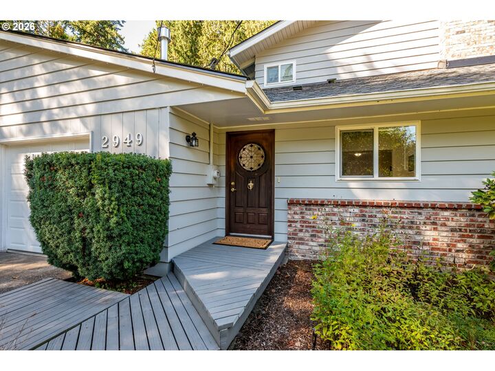 Property Photo: 2949 Laurel Rd WA 98632