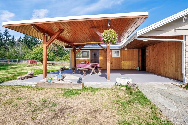 Property Photo:  36627  200th Avenue SE  WA 98092 