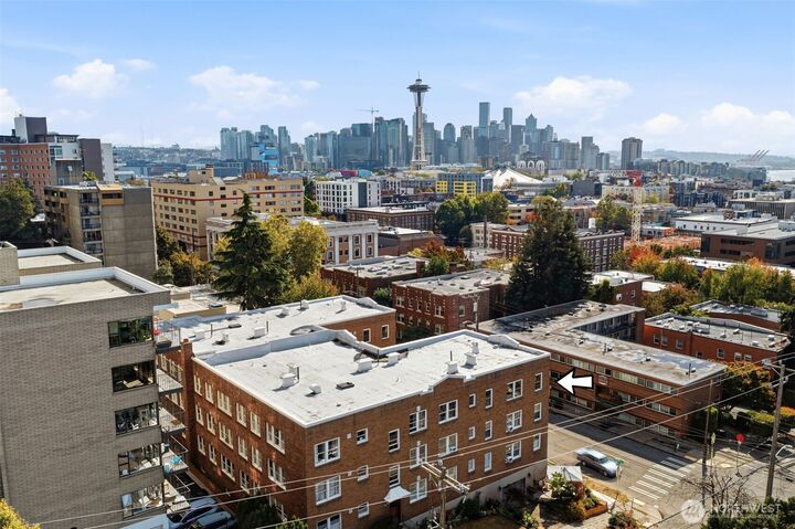 Property Photo: 220 W Olympic Place 303 WA 98119